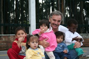 Jaime Jaramillo “Papá Jaime” Líder social y maestro espiritual Ganador del Premio Mundial de la Paz En Exclusiva – Junio, 2008 – “El mensaje simple de un hombre extraordinario”. Septiembre, 2011 – “El matoneo o ‘bullying’”.