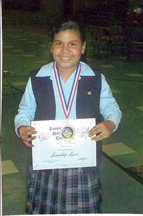Para Dianisbeth, cada prueba se convertía en un reto personal. A sus doce años de edad, concursó y ganó una medalla de matemáticas a nivel de los colegios intermedios. 